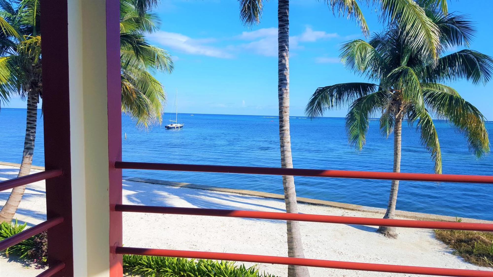 Tres Cocos Resort Сан Педро Екстериор снимка